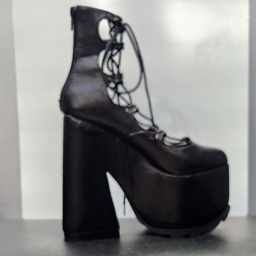 ๐ฆ๐ฅ๐HOT ITEM! ๐๐ฆ๐ฅ Y.R.U. Lucid Black Lace Up Chunky Platform Beauties! - Picture 12 of 15
